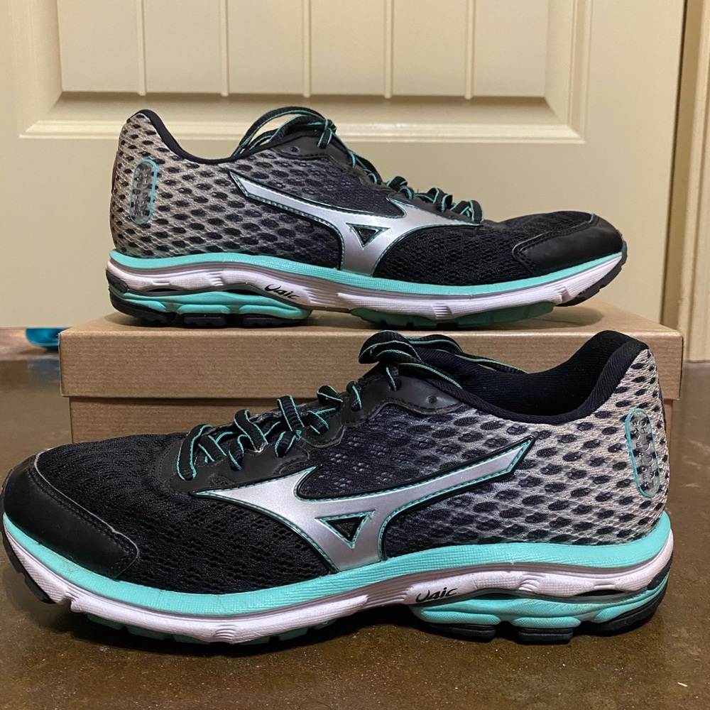 Mizuno Running Shoes